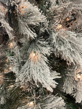 Load image into Gallery viewer, Bethlehem Lights 6.5&#39; Incandescent Flocked Pine Tree w/ Clear Lights