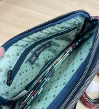 Load image into Gallery viewer, Lug Coupe XL - Navy Floral