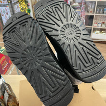 Load image into Gallery viewer, UGG Bailey Bow II Ladies Size 7