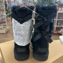 Load image into Gallery viewer, UGG Bailey Bow II Ladies Size 7