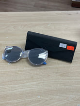 Load image into Gallery viewer, Prive Revaux “The Artist” Polarized Sunglasses