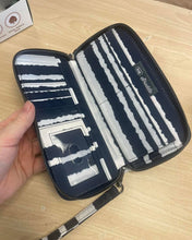 Load image into Gallery viewer, Lug Straddle Wallet with RFID