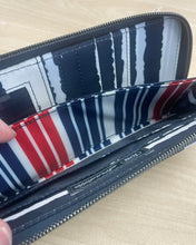 Load image into Gallery viewer, Lug Straddle Wallet with RFID