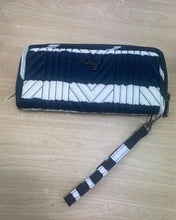 Load image into Gallery viewer, Lug Straddle Wallet with RFID
