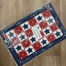 Load image into Gallery viewer, Temp-tations Set of 4 Star Spangled Indoor/Outdoor Placemats