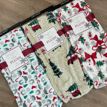 Load image into Gallery viewer, Kathy Ireland 50&quot; x 60&quot; Super Soft Flannel Plush Holiday Throw
