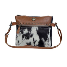 Load image into Gallery viewer, Myra Bag Remarkable Canvas &amp; Hairon Bag